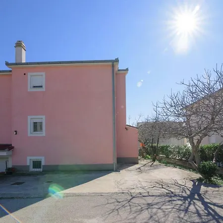 Apartment With A Parking Space Kastel Novi, - 20690 *